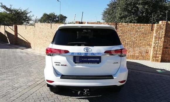 Buy Used Toyota Fortuner White Car in Maseru in Maseru Buy Used Toyota Fortuner White Car in Maseru in Maseru