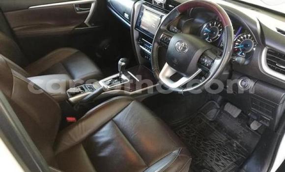 Buy Used Toyota Fortuner White Car in Maseru in Maseru Buy Used Toyota Fortuner White Car in Maseru in Maseru