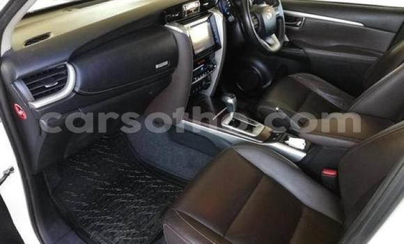 Buy Used Toyota Fortuner White Car in Maseru in Maseru Buy Used Toyota Fortuner White Car in Maseru in Maseru
