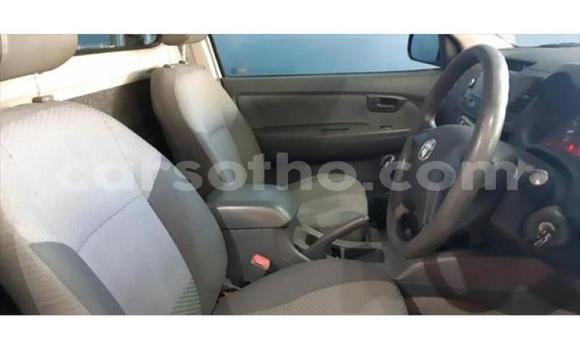 Sayi Na hannu Toyota Hilux White Mota in Maseru a Maseru Sayi Na hannu Toyota Hilux White Mota in Maseru a Maseru