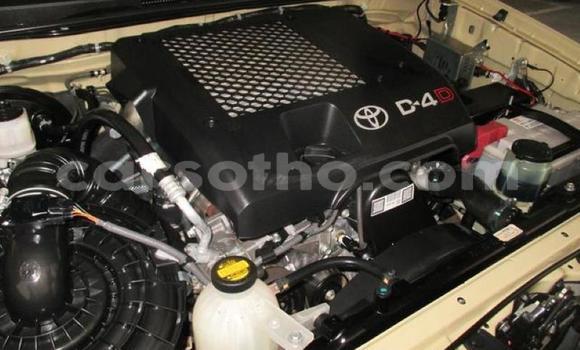 Sayi Na hannu Toyota Hilux Beige Mota in Maseru a Maseru Sayi Na hannu Toyota Hilux Beige Mota in Maseru a Maseru