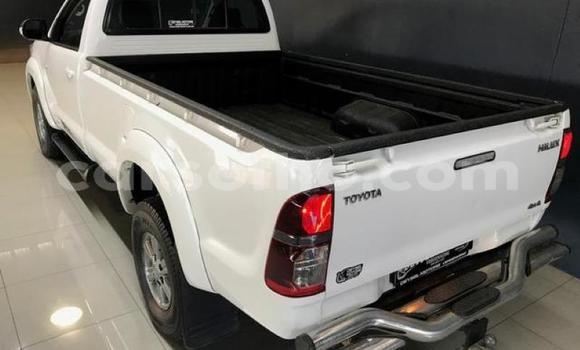 اشتري مستعمل Toyota Hilux White سيارة في Maseru في Maseru اشتري مستعمل Toyota Hilux White سيارة في Maseru في Maseru