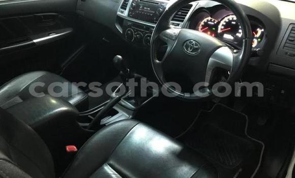 اشتري مستعمل Toyota Hilux White سيارة في Maseru في Maseru اشتري مستعمل Toyota Hilux White سيارة في Maseru في Maseru