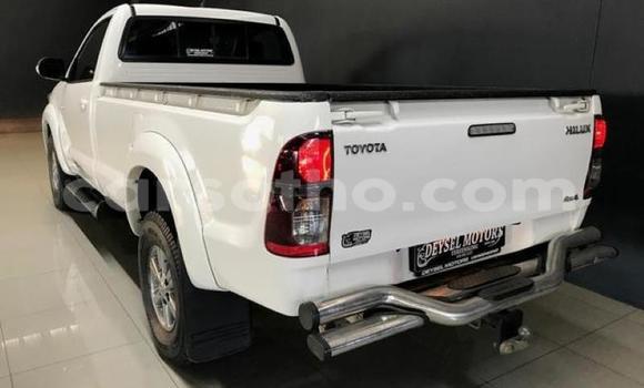 اشتري مستعمل Toyota Hilux White سيارة في Maseru في Maseru اشتري مستعمل Toyota Hilux White سيارة في Maseru في Maseru