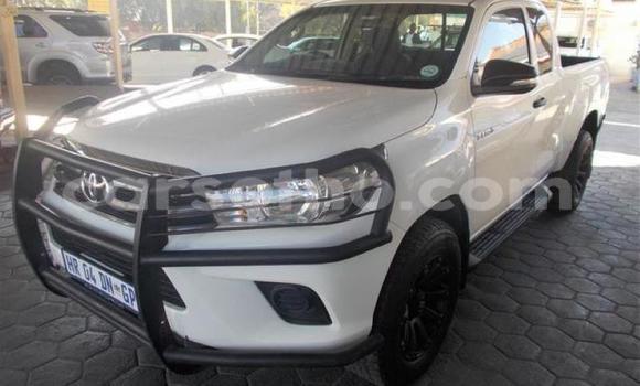 Acheter Occasion Voiture Toyota Hilux Blanc à Maputsoe, Leribe Acheter Occasion Voiture Toyota Hilux Blanc à Maputsoe, Leribe