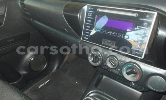 Acheter Occasion Voiture Toyota Hilux Blanc à Maputsoe, Leribe Acheter Occasion Voiture Toyota Hilux Blanc à Maputsoe, Leribe