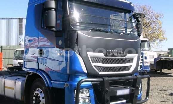 Acheter Occasion Utilitaire Iveco Cargo Bleu à Butha–Buthe, Thaba-Tseka Acheter Occasion Utilitaire Iveco Cargo Bleu à Butha–Buthe, Thaba-Tseka