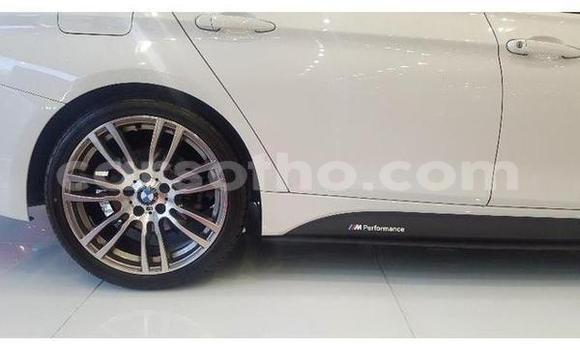 اشتري مستعمل BMW 3–Series White سيارة في Maputsoe في Leribe اشتري مستعمل BMW 3–Series White سيارة في Maputsoe في Leribe