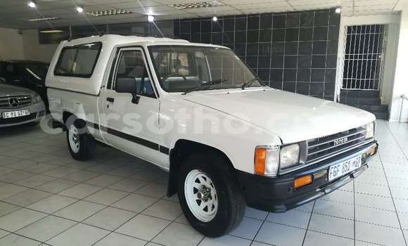 اشتري مستعمل Toyota Hilux White سيارة في Maseru في Maseru اشتري مستعمل Toyota Hilux White سيارة في Maseru في Maseru