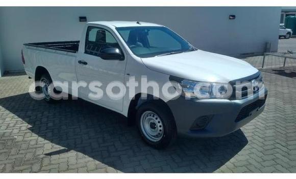 Sayi Na hannu Toyota Hilux White Mota in Butha Buthe a Butha-Buthe Sayi Na hannu Toyota Hilux White Mota in Butha Buthe a Butha-Buthe