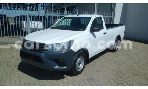 Sayi Na hannu Toyota Hilux White Mota in Butha Buthe a Butha-Buthe Sayi Na hannu Toyota Hilux White Mota in Butha Buthe a Butha-Buthe