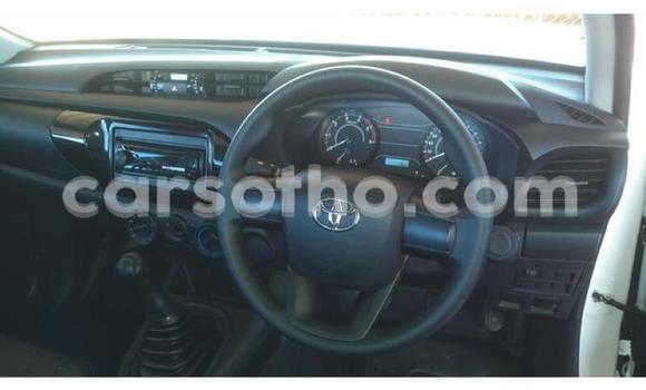 Sayi Na hannu Toyota Hilux White Mota in Butha Buthe a Butha-Buthe Sayi Na hannu Toyota Hilux White Mota in Butha Buthe a Butha-Buthe