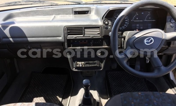 Acheter Occasion Voiture Mazda 323 Gris à Maseru, Maseru Acheter Occasion Voiture Mazda 323 Gris à Maseru, Maseru
