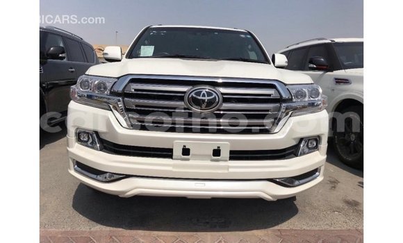 Buy Import Toyota Land Cruiser White Car in Import - Dubai in Maseru Buy Import Toyota Land Cruiser White Car in Import - Dubai in Maseru