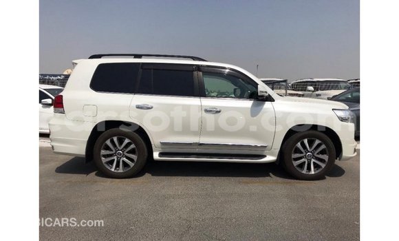 Buy Import Toyota Land Cruiser White Car in Import - Dubai in Maseru Buy Import Toyota Land Cruiser White Car in Import - Dubai in Maseru