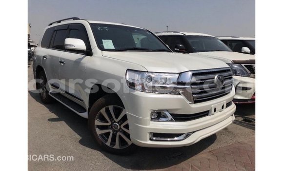 Buy Import Toyota Land Cruiser White Car in Import - Dubai in Maseru Buy Import Toyota Land Cruiser White Car in Import - Dubai in Maseru