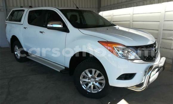 Sayi Na hannu Mazda BT-50 White Mota in Maseru a Maseru Sayi Na hannu Mazda BT-50 White Mota in Maseru a Maseru
