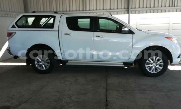 Sayi Na hannu Mazda BT-50 White Mota in Maseru a Maseru Sayi Na hannu Mazda BT-50 White Mota in Maseru a Maseru