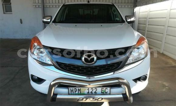 Sayi Na hannu Mazda BT-50 White Mota in Maseru a Maseru Sayi Na hannu Mazda BT-50 White Mota in Maseru a Maseru