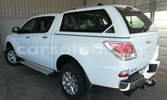 Sayi Na hannu Mazda BT-50 White Mota in Maseru a Maseru Sayi Na hannu Mazda BT-50 White Mota in Maseru a Maseru