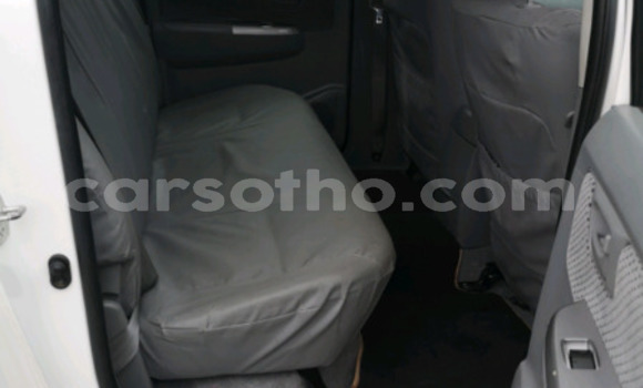 Sayi Na hannu Toyota Hilux White Mota in Maseru a Maseru Sayi Na hannu Toyota Hilux White Mota in Maseru a Maseru