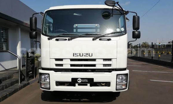 Sayi Na hannu Isuzu FTR 850 White Babbar mota in Butha Buthe a Butha-Buthe Sayi Na hannu Isuzu FTR 850 White Babbar mota in Butha Buthe a Butha-Buthe