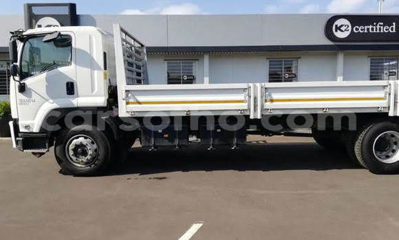 Sayi Na hannu Isuzu FTR 850 White Babbar mota in Butha Buthe a Butha-Buthe Sayi Na hannu Isuzu FTR 850 White Babbar mota in Butha Buthe a Butha-Buthe