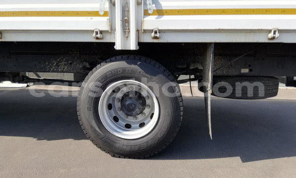 Sayi Na hannu Isuzu FTR 850 White Babbar mota in Butha Buthe a Butha-Buthe Sayi Na hannu Isuzu FTR 850 White Babbar mota in Butha Buthe a Butha-Buthe