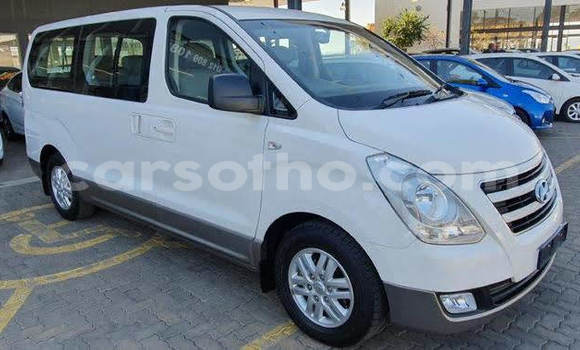 Sayi Na hannu Hyundai H1 White Mota in Butha Buthe a Butha-Buthe Sayi Na hannu Hyundai H1 White Mota in Butha Buthe a Butha-Buthe