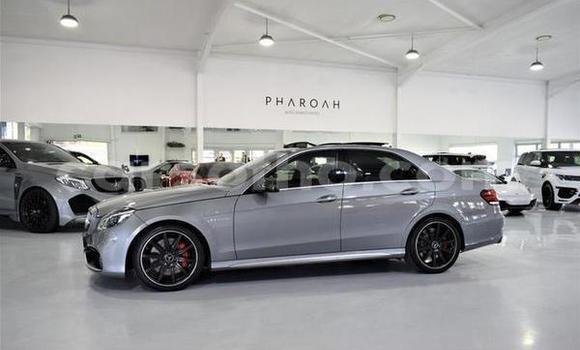 Acheter Occasion Voiture Mercedes-Benz E–Class Gris à Maputsoa, Leribe Acheter Occasion Voiture Mercedes-Benz E–Class Gris à Maputsoa, Leribe