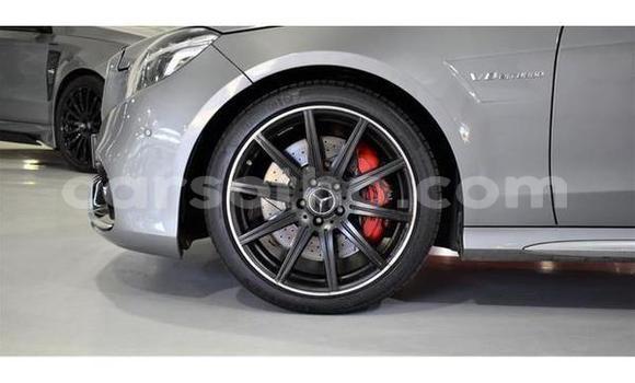 Acheter Occasion Voiture Mercedes-Benz E–Class Gris à Maputsoa, Leribe Acheter Occasion Voiture Mercedes-Benz E–Class Gris à Maputsoa, Leribe