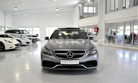 Acheter Occasion Voiture Mercedes-Benz E–Class Gris à Maputsoa, Leribe Acheter Occasion Voiture Mercedes-Benz E–Class Gris à Maputsoa, Leribe