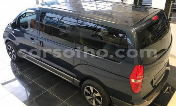 Acheter Occasion Voiture Hyundai H1 Gris à Maputsoe, Leribe Acheter Occasion Voiture Hyundai H1 Gris à Maputsoe, Leribe