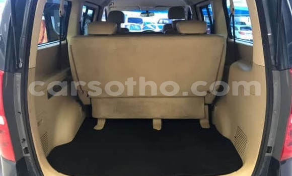 Acheter Occasion Voiture Hyundai H1 Gris à Maputsoe, Leribe Acheter Occasion Voiture Hyundai H1 Gris à Maputsoe, Leribe