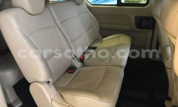 Acheter Occasion Voiture Hyundai H1 Gris à Maputsoe, Leribe Acheter Occasion Voiture Hyundai H1 Gris à Maputsoe, Leribe