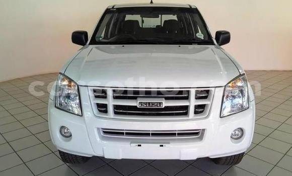 Acheter Occasion Voiture Isuzu KB Blanc à Maputsoe, Leribe Acheter Occasion Voiture Isuzu KB Blanc à Maputsoe, Leribe