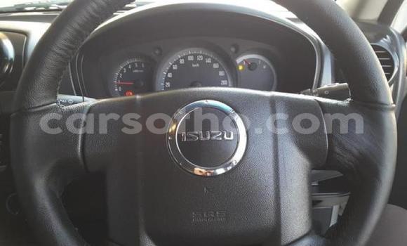 Acheter Occasion Voiture Isuzu KB Blanc à Maputsoe, Leribe Acheter Occasion Voiture Isuzu KB Blanc à Maputsoe, Leribe