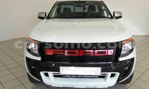 Sayi Na hannu Ford Ranchero White Mota in Maputsoa a Leribe Sayi Na hannu Ford Ranchero White Mota in Maputsoa a Leribe