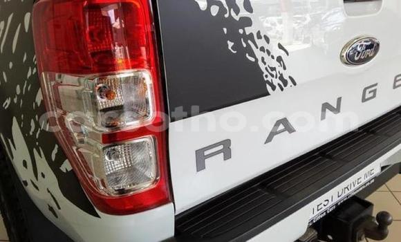 Sayi Na hannu Ford Ranchero White Mota in Maputsoa a Leribe Sayi Na hannu Ford Ranchero White Mota in Maputsoa a Leribe