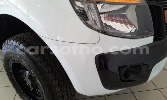 Sayi Na hannu Ford Ranchero White Mota in Maputsoa a Leribe Sayi Na hannu Ford Ranchero White Mota in Maputsoa a Leribe