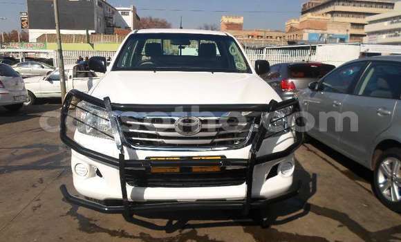 Acheter Occasion Voiture Toyota Hilux Blanc à Maseru, Maseru Acheter Occasion Voiture Toyota Hilux Blanc à Maseru, Maseru