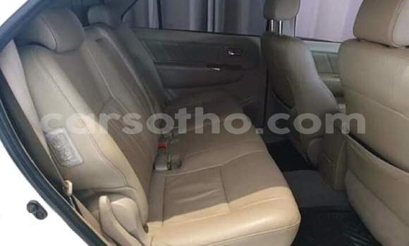 Buy Used Toyota Fortuner White Car in Peka in Leribe Buy Used Toyota Fortuner White Car in Peka in Leribe