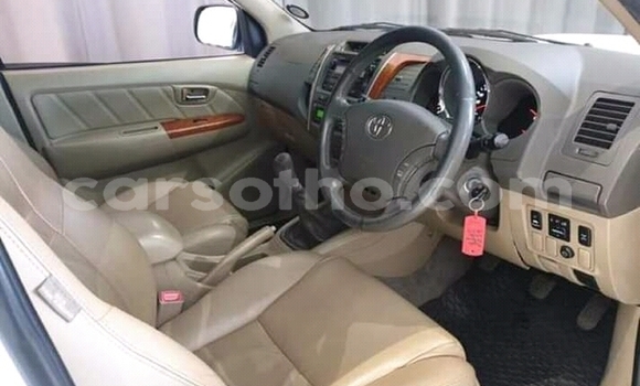 Buy Used Toyota Fortuner White Car in Peka in Leribe Buy Used Toyota Fortuner White Car in Peka in Leribe