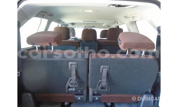 Sayi Imported Toyota Land Cruiser White Mota in Import - Dubai a Maseru Sayi Imported Toyota Land Cruiser White Mota in Import - Dubai a Maseru