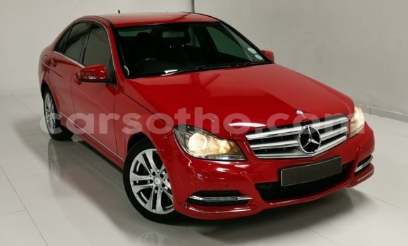 Acheter Occasion Voiture Mercedes-Benz C–Class Rouge à Maseru, Maseru Acheter Occasion Voiture Mercedes-Benz C–Class Rouge à Maseru, Maseru