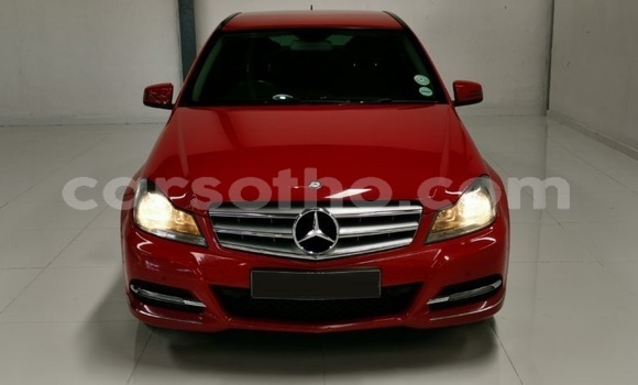 Acheter Occasion Voiture Mercedes-Benz C–Class Rouge à Maseru, Maseru Acheter Occasion Voiture Mercedes-Benz C–Class Rouge à Maseru, Maseru