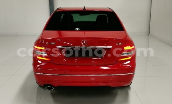 Acheter Occasion Voiture Mercedes-Benz C–Class Rouge à Maseru, Maseru Acheter Occasion Voiture Mercedes-Benz C–Class Rouge à Maseru, Maseru