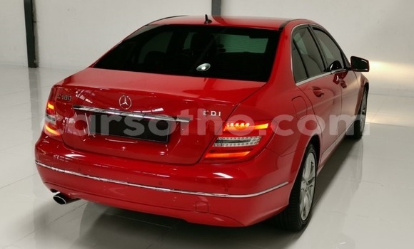 Acheter Occasion Voiture Mercedes-Benz C–Class Rouge à Maseru, Maseru Acheter Occasion Voiture Mercedes-Benz C–Class Rouge à Maseru, Maseru