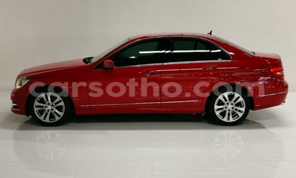 Acheter Occasion Voiture Mercedes-Benz C–Class Rouge à Maseru, Maseru Acheter Occasion Voiture Mercedes-Benz C–Class Rouge à Maseru, Maseru