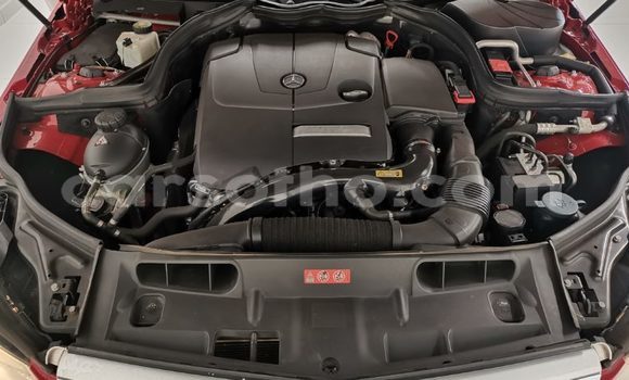 Acheter Occasion Voiture Mercedes-Benz C–Class Rouge à Maseru, Maseru Acheter Occasion Voiture Mercedes-Benz C–Class Rouge à Maseru, Maseru